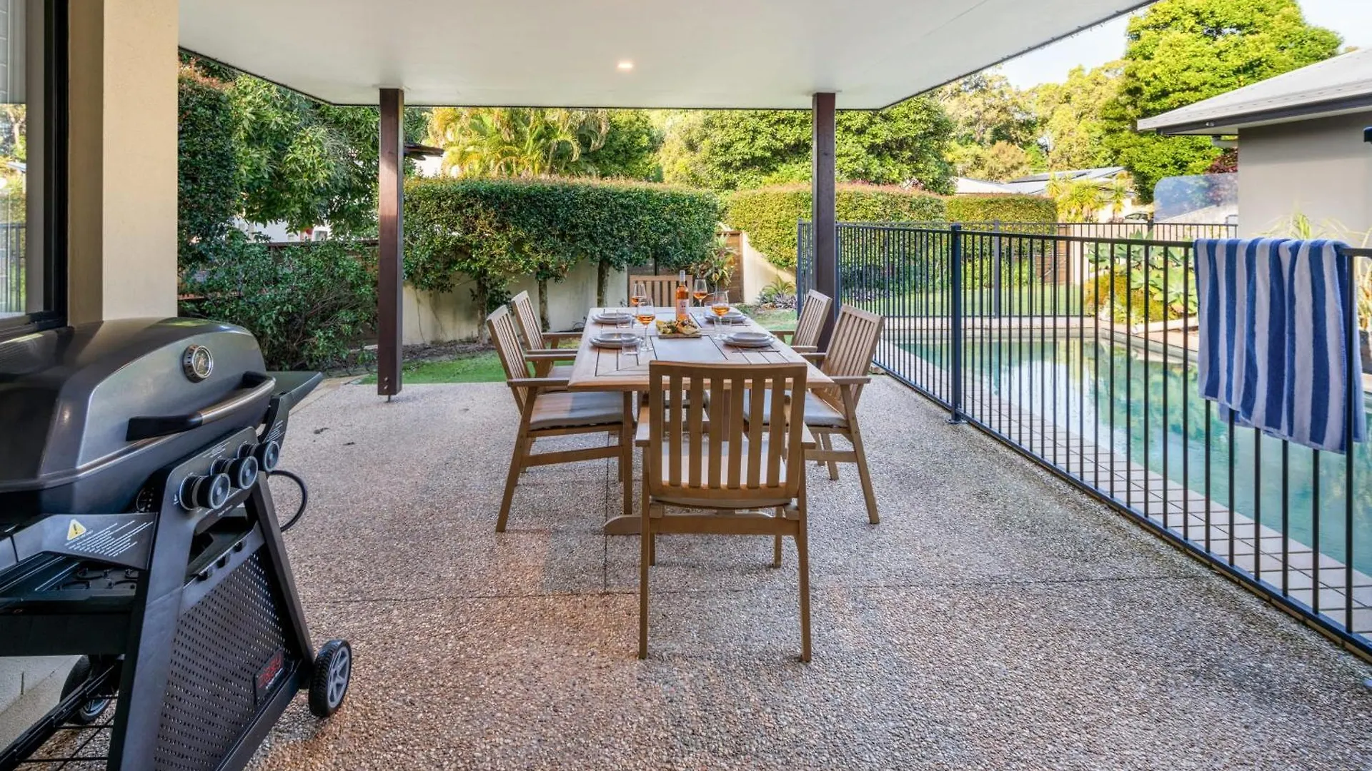 Fig Tree Family Home In Currimundi Kawana Waters 0*,  Αυστραλία
